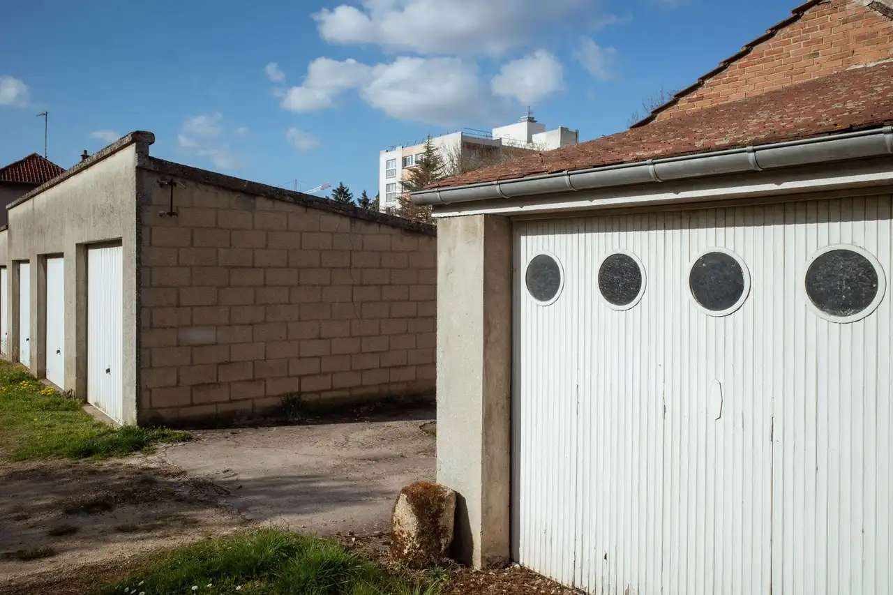 Garage Door Bottom Seal Replacement in Bakersfield — When to Replace the Bottom Seal