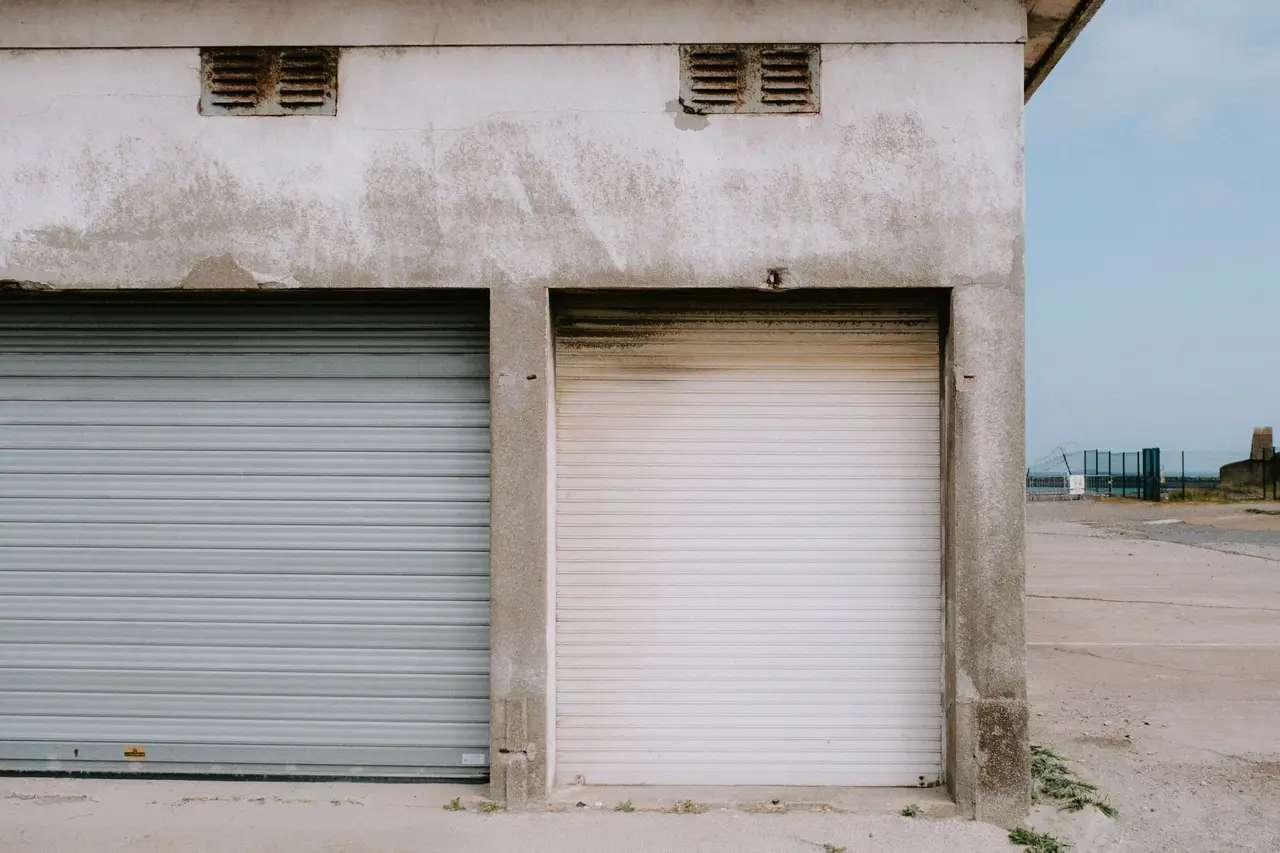 Garage door service in Seven Oaks, Bakersfield, CA