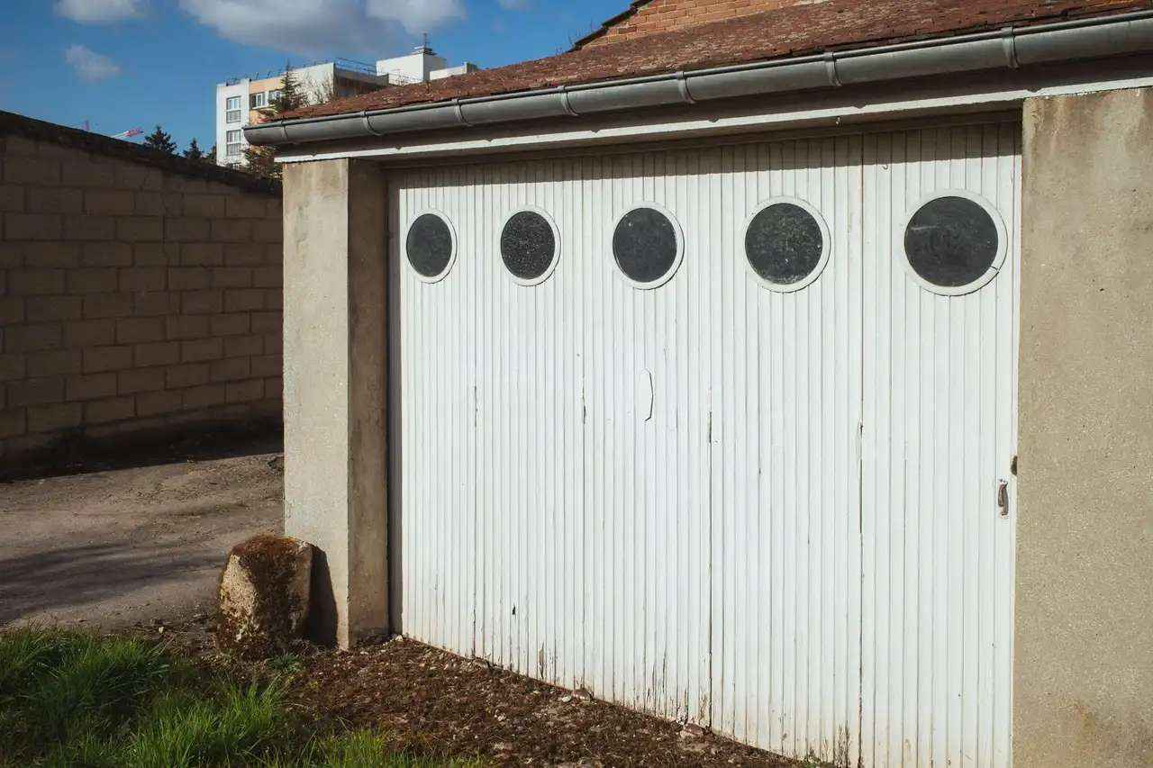 Garage Door Drum Replacement in Bakersfield — When to Call for Drum Replacement