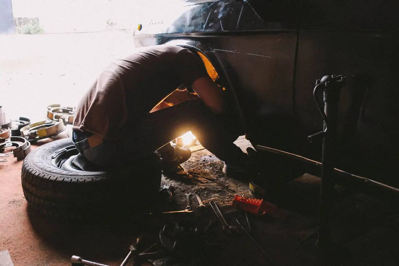Garage Door Repair in Bakersfield — Tools and Methods We Use on Every Repair